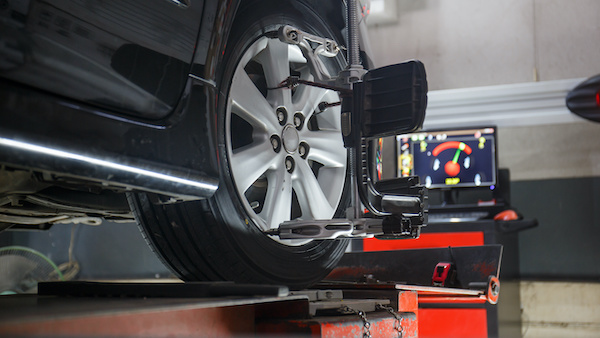 5 Signs It's Time for a Wheel Alignment